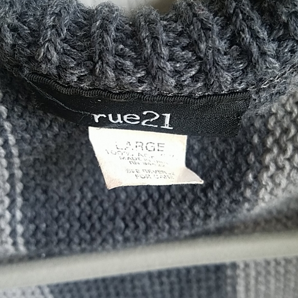 Poncho - Picture 8 of 8